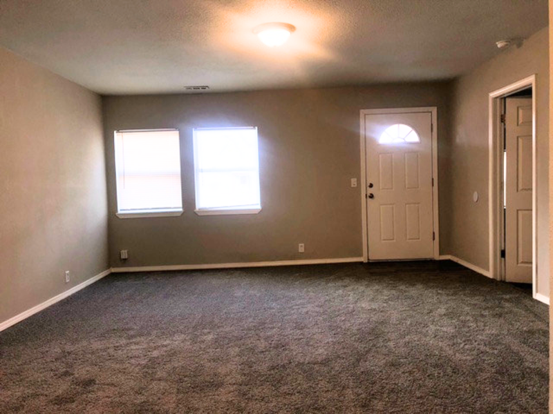 2344 N Prince St - Photo 3 of 10