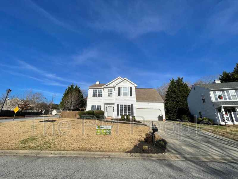 201 Fairview Lake Way - Photo 2 of 31