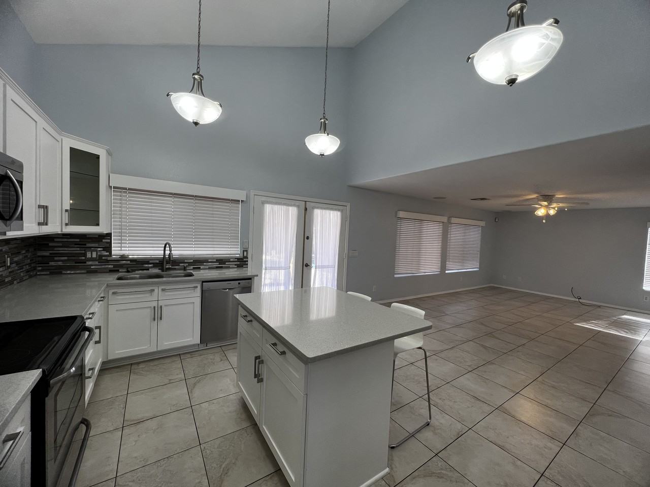 20619 N 71st Dr - Photo 3 of 12