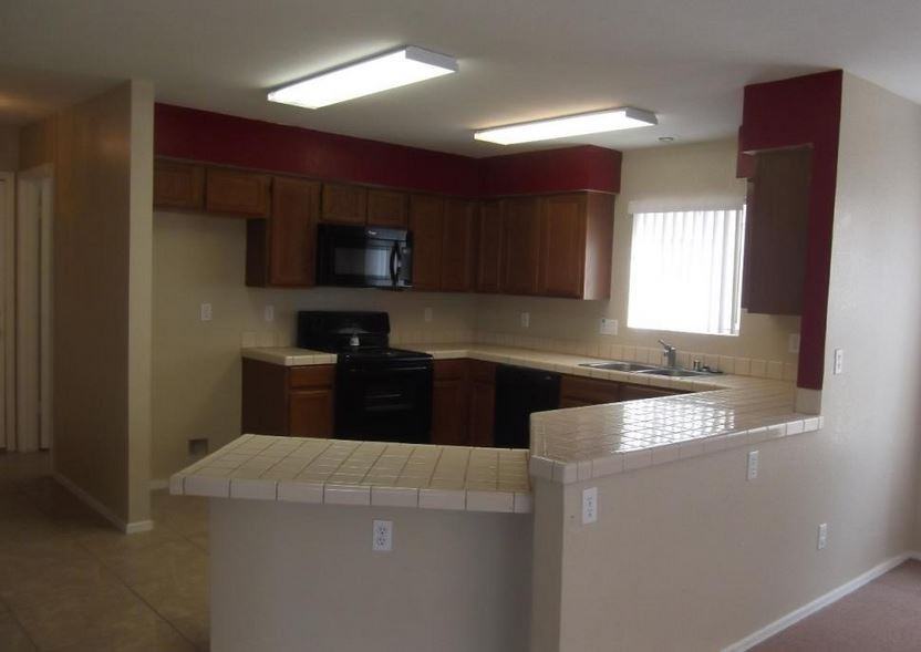 11323 W Loren Ln - Photo 3 of 6