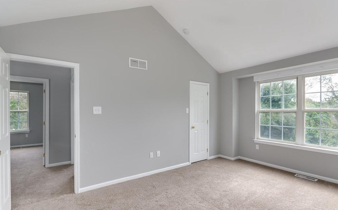 105 Quay Ct - Photo 3 of 17