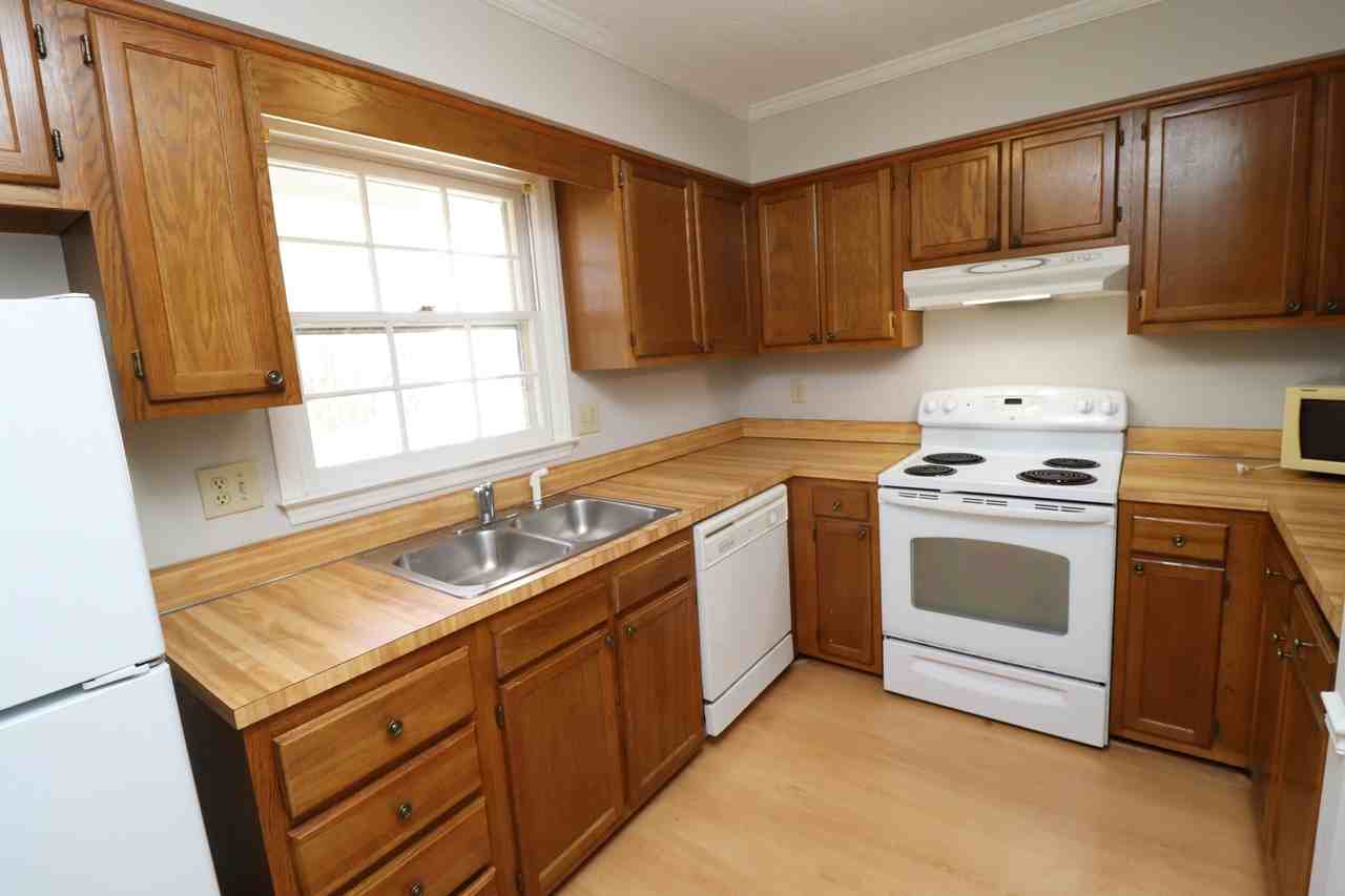 7424 Penny Hill Ln - Photo 3 of 33