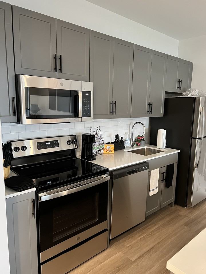 812 S Theresa Avenue Apt 211 - Photo 2 of 30