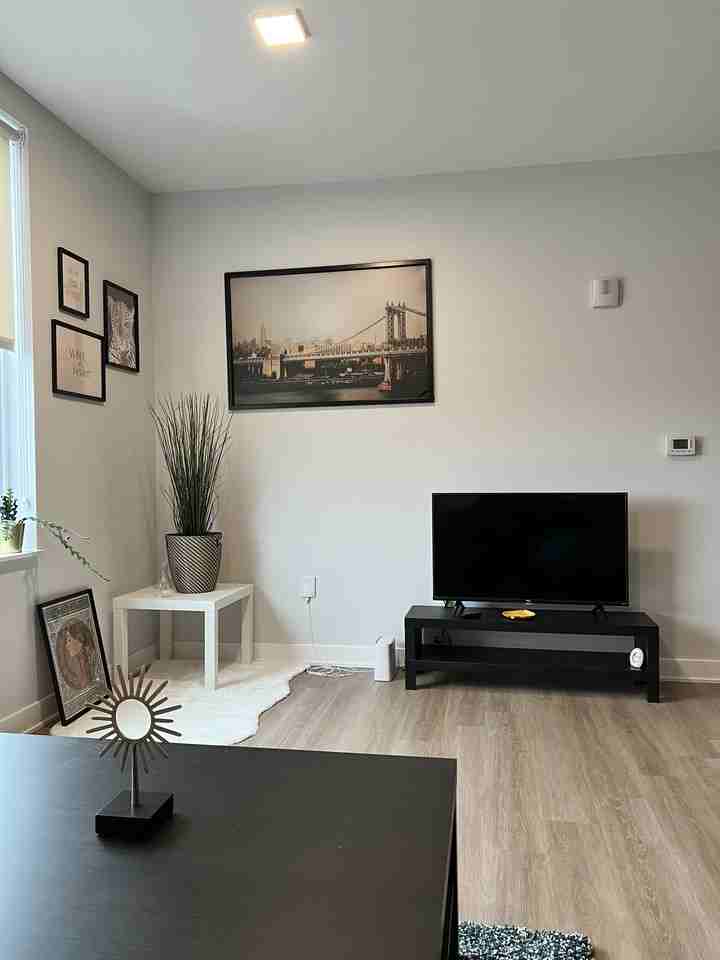 812 S Theresa Avenue Apt 211 - Photo 3 of 30