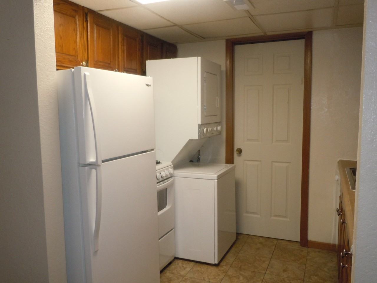 105 Sandridge Drive - Photo 3 of 9