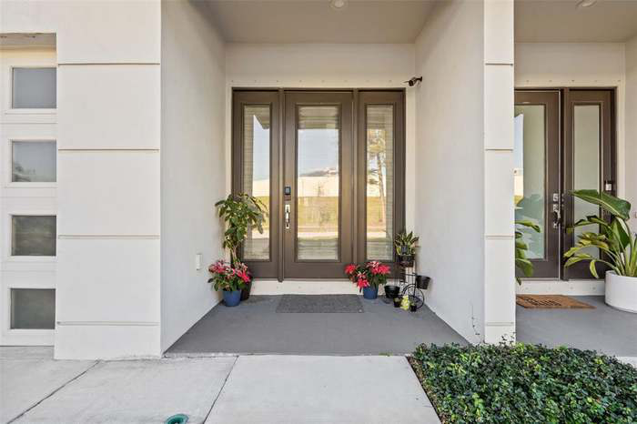 4302 W Carmen St #4 - Photo 2 of 15