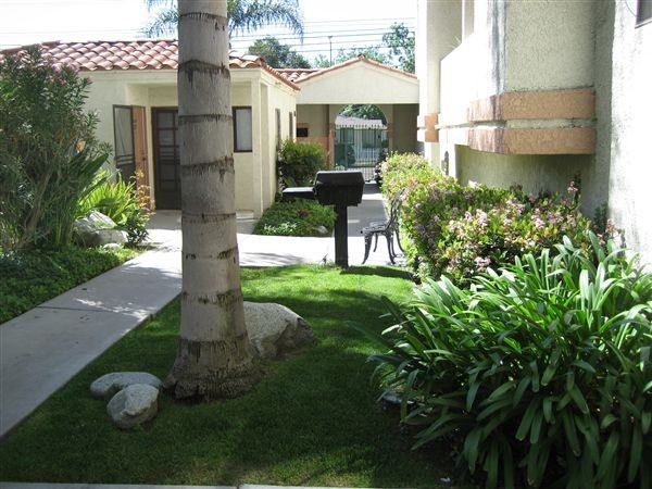 Las Palmas Apartments - Photo 3 of 7