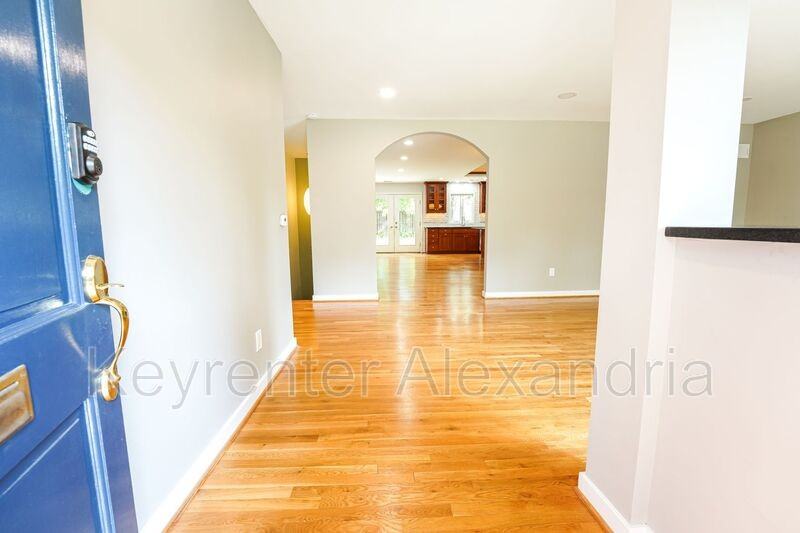 906 Neal Dr - Photo 6 of 50