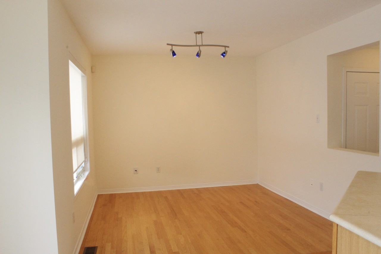 344 Castlemore Avenue - Photo 5 of 20
