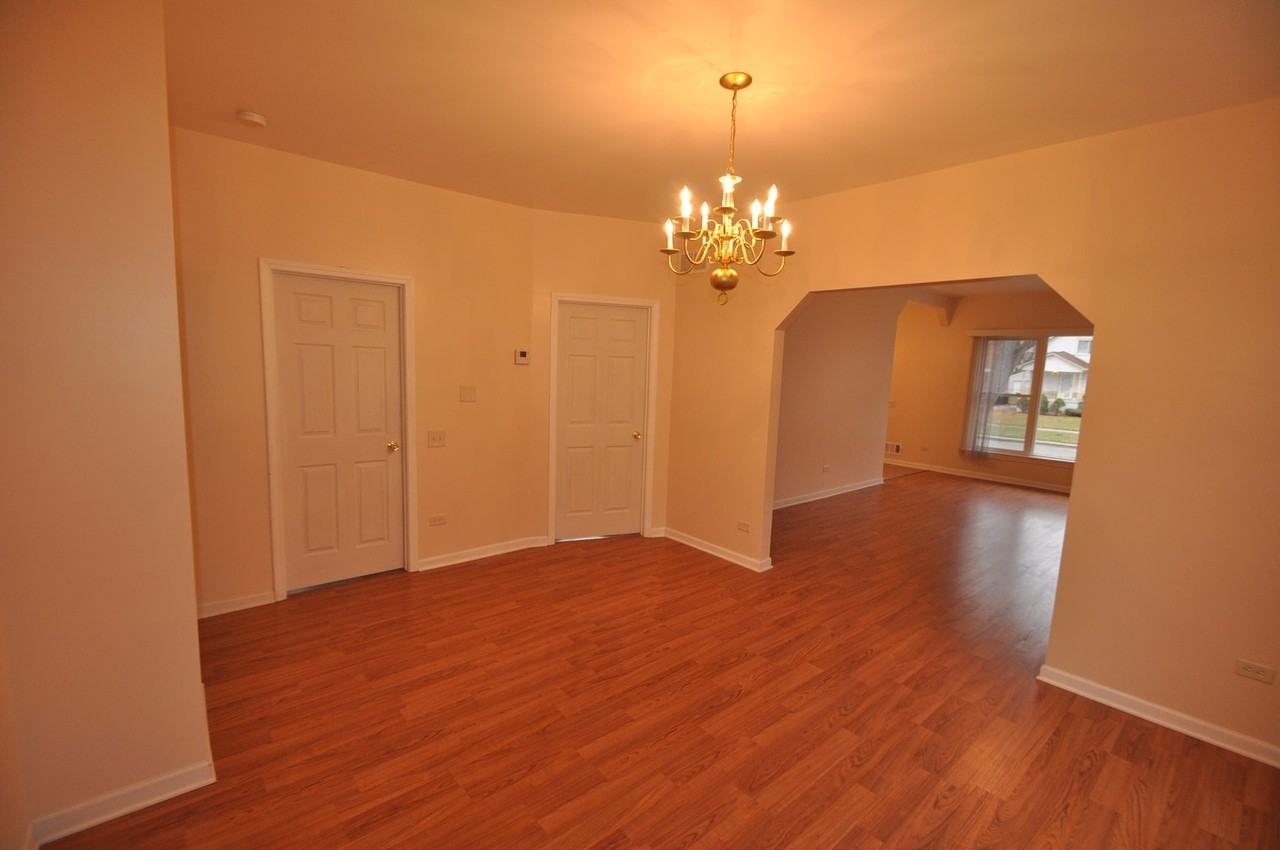 9820 S Charles St - Photo 3 of 10