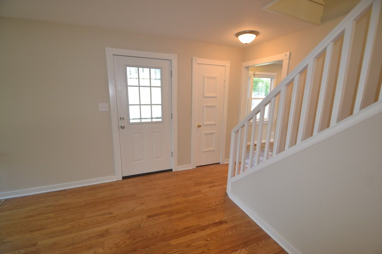 3401 Scott St - Photo 3 of 9