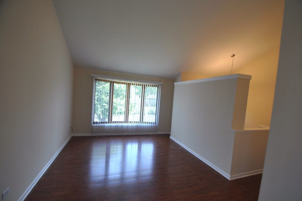 856 Sheffield Ln - Photo 2 of 11