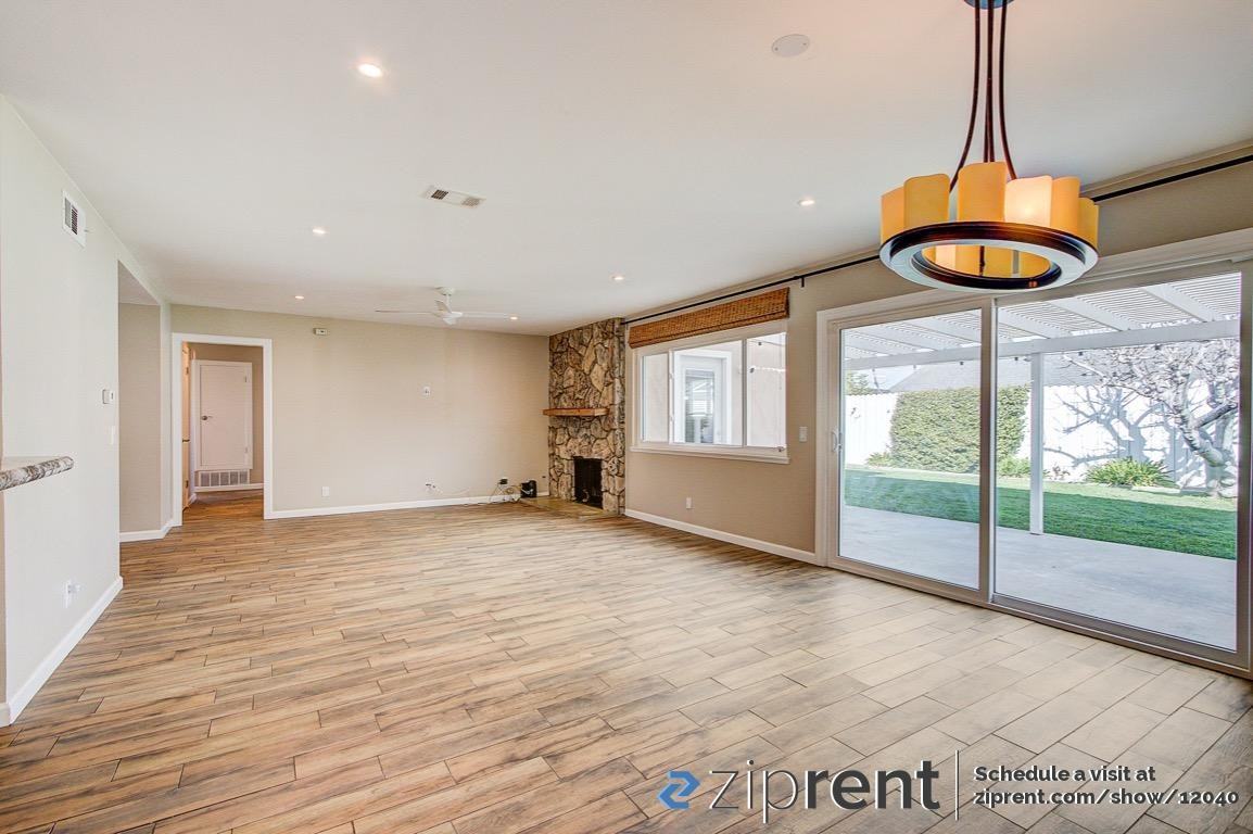 964 Lansing Ln - Photo 2 of 22