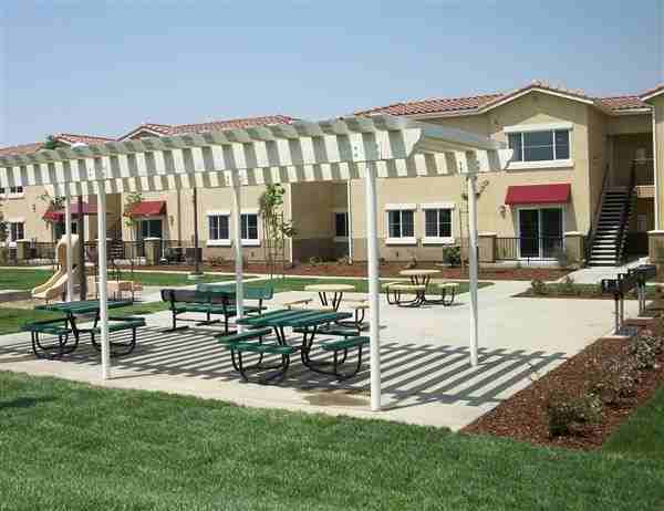 Loma Linda Commons - Photo 2 of 7