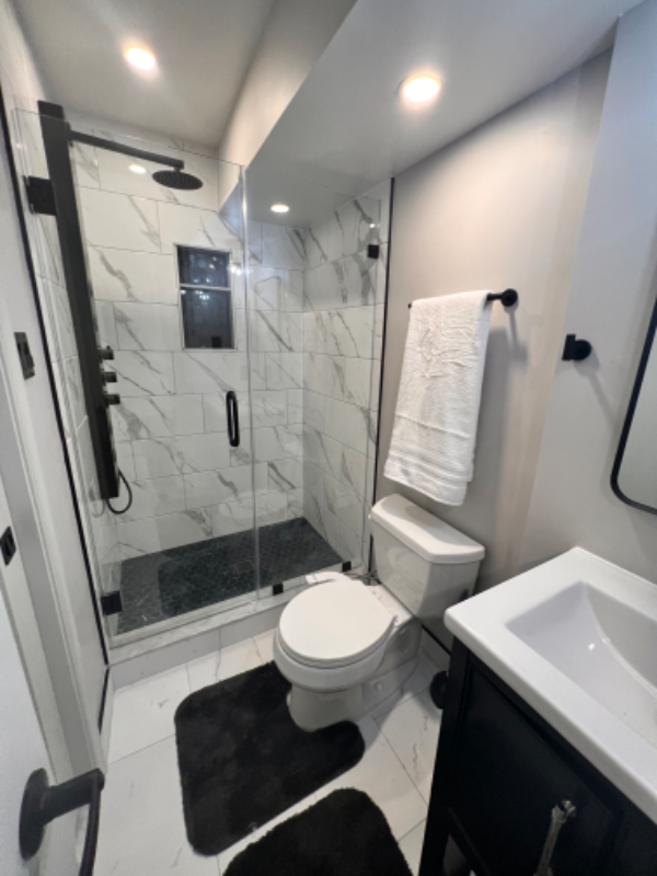 1 Bedrm On Lakinhurst Ln - Photo 2 of 24