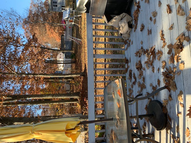 24 Fleetwood Dr - Photo 2 of 5