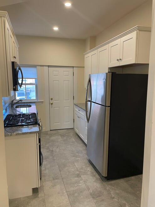 96 Middle St #2 - Photo 3 of 15