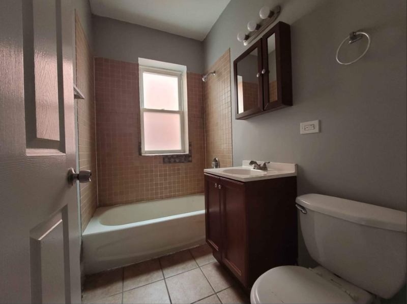 527 N Homan Ave #2 - Photo 5 of 12