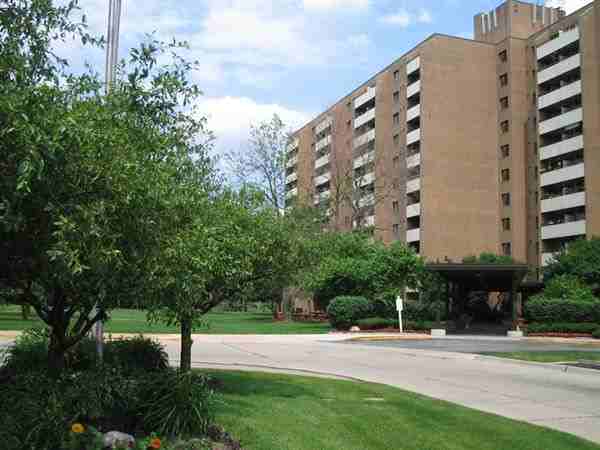 Oakland Park Towers - Photo 3 of 5