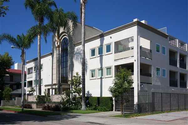 Durant Apartments - Photo 2 of 5