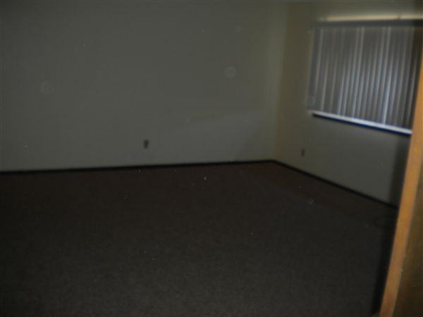 SUMMERLAND - Photo 3 of 4