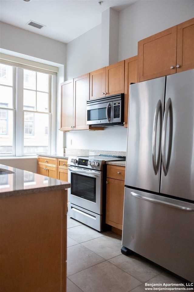 520 Harrison Ave #202F