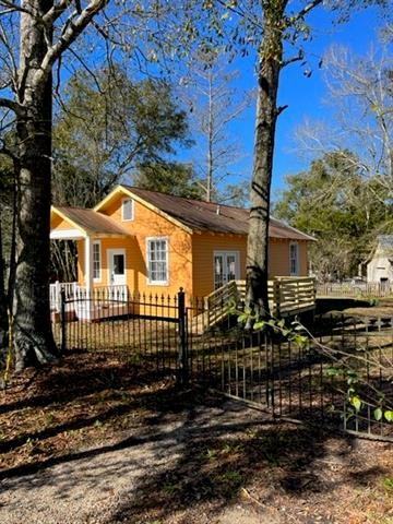 22045 Highway 59 - Photo 2 of 10