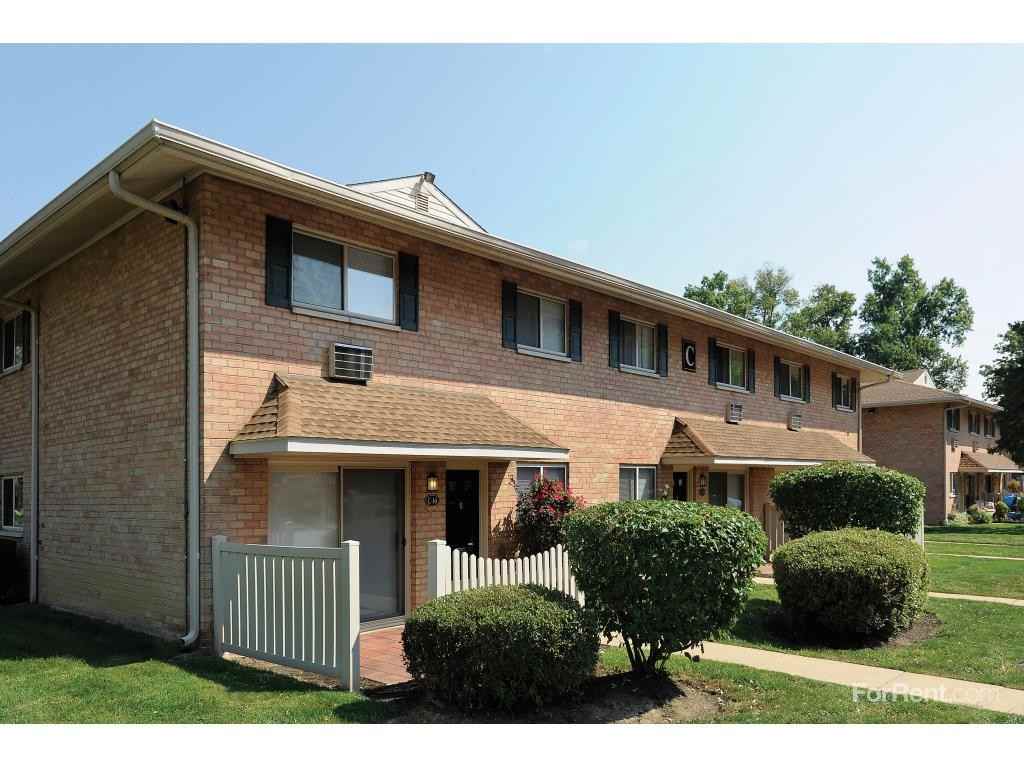 Golf Club Apartments and Townhomes - Photo 2 of 20