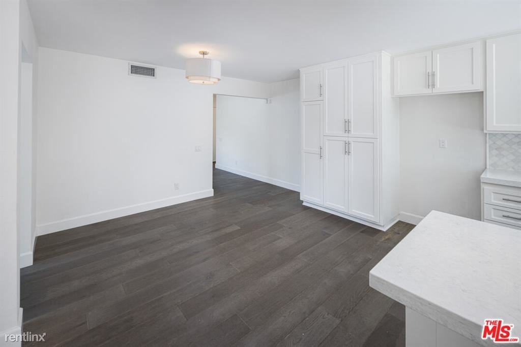 22634 Town Crier Rd - Photo 3 of 12