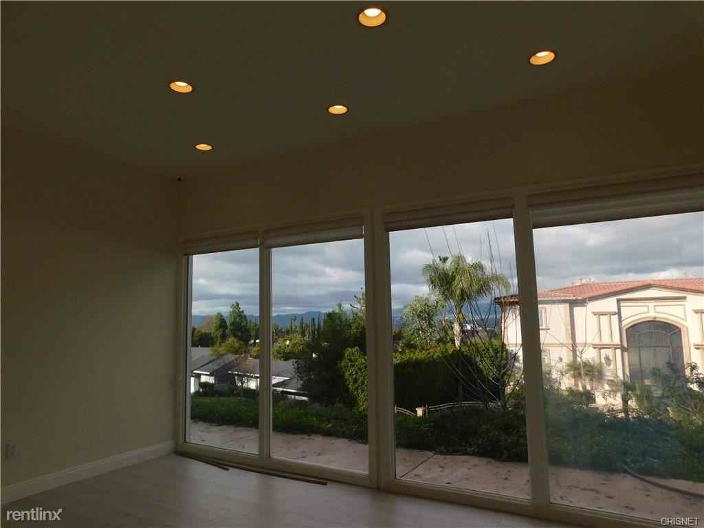 18048 Karen Dr - Photo 2 of 12