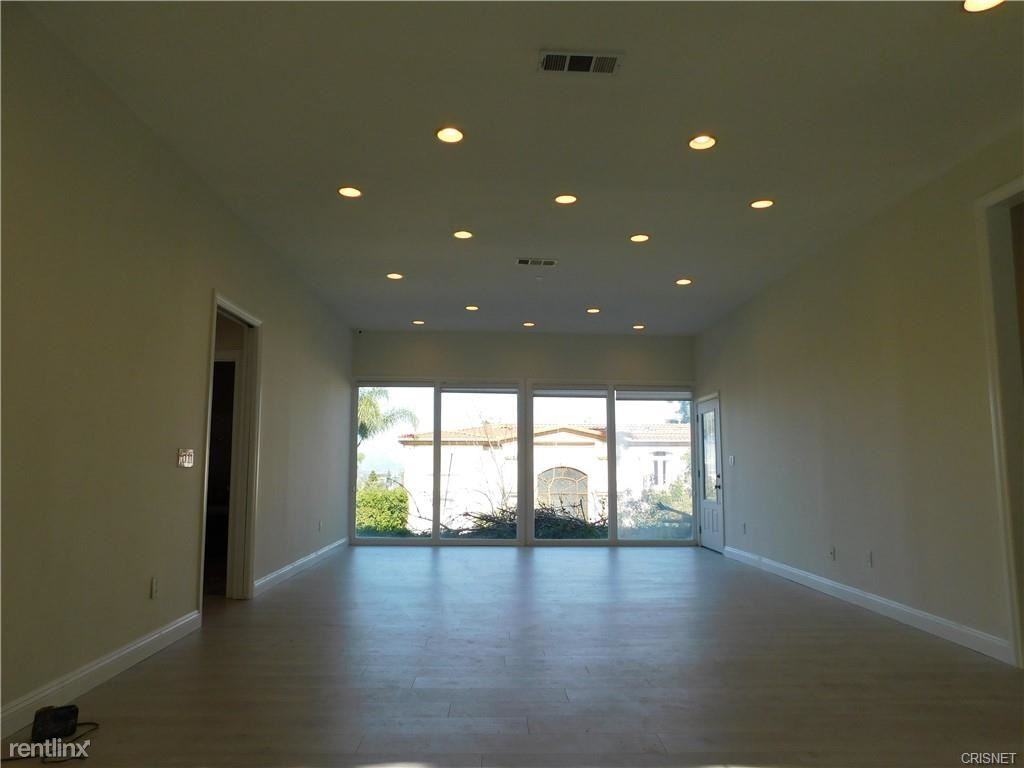 18048 Karen Dr - Photo 3 of 12