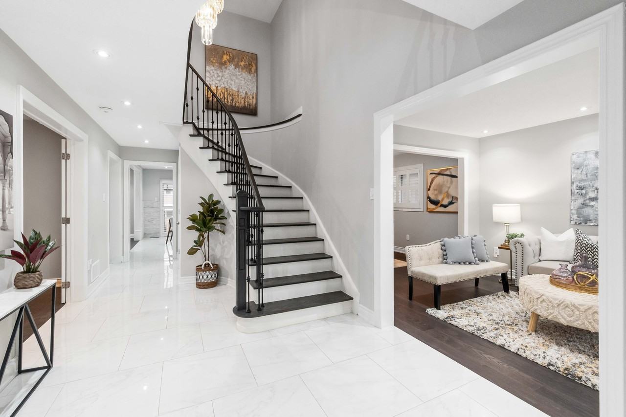 31 Topbank Dr - Photo 2 of 19