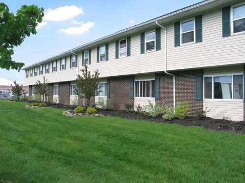 Sunset Townhouses - Photo 3 of 5