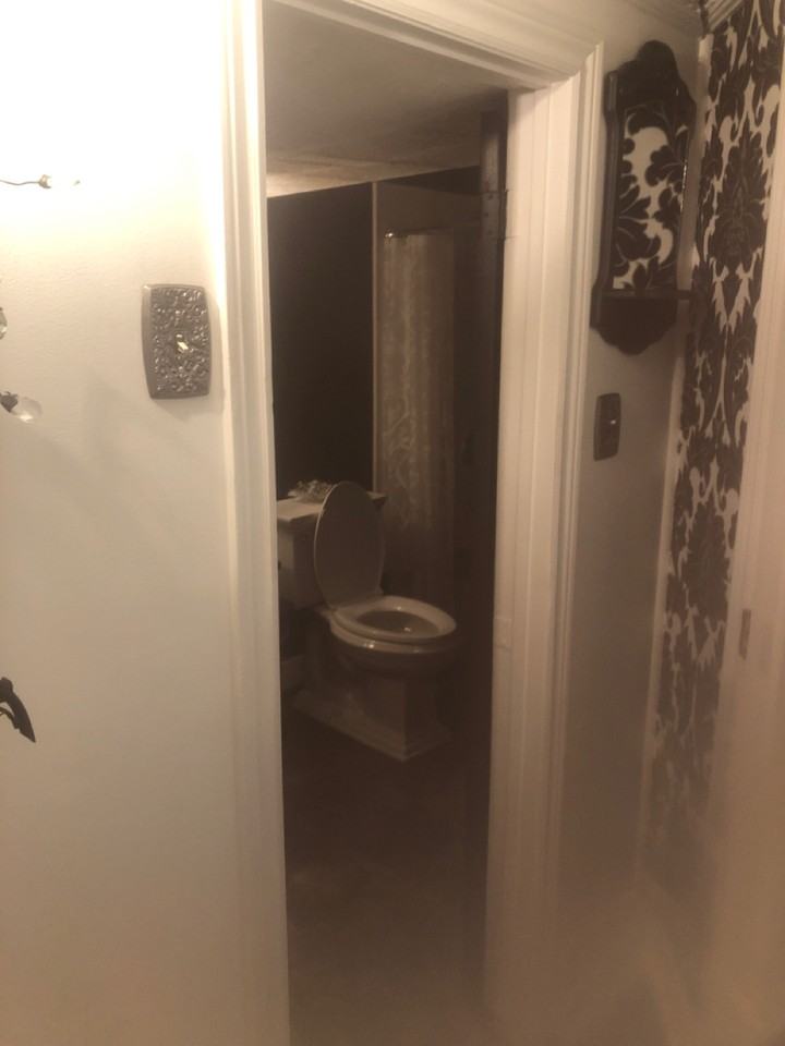 681 Upper James St - Photo 3 of 3