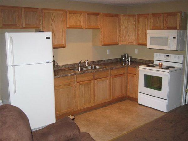 Emerald Apartments - Photo 2 of 10