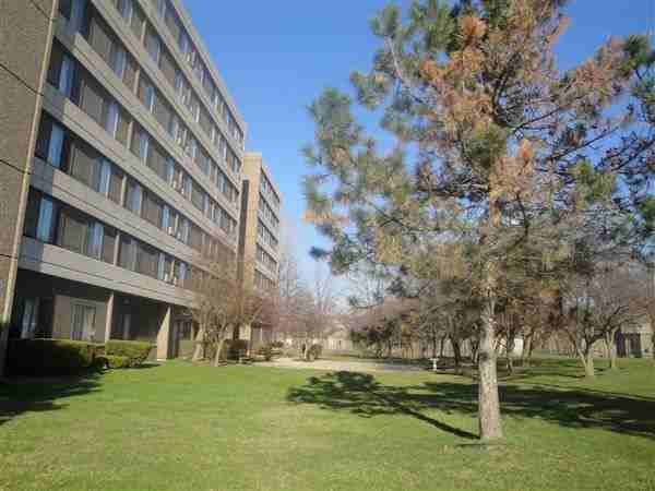 Elizabeth Lee Doles Manor - Photo 2 of 7