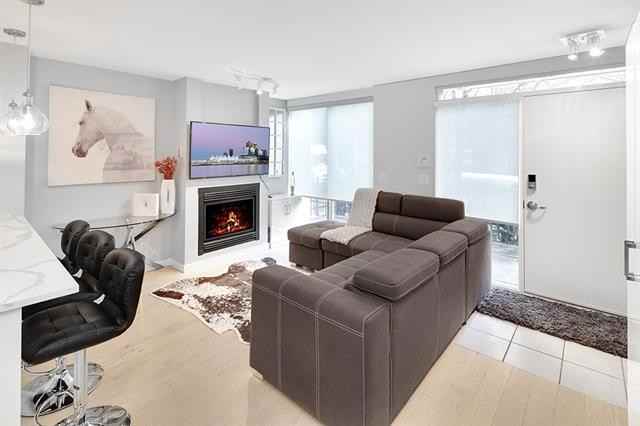 975 Richards Street #975 - Photo 3 of 20