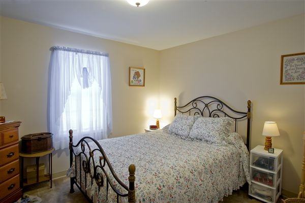 Eagle Crest Senior Village - Photo 2 of 10