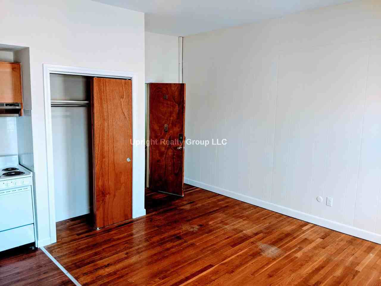 N Beacon St #1A - Photo 2 of 5