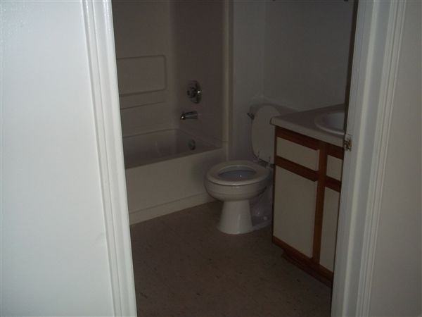 Flint Hill Pointe Apartments - Photo 3 of 6