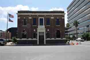 921 N Chaparral St #100 - Photo 1 of 1