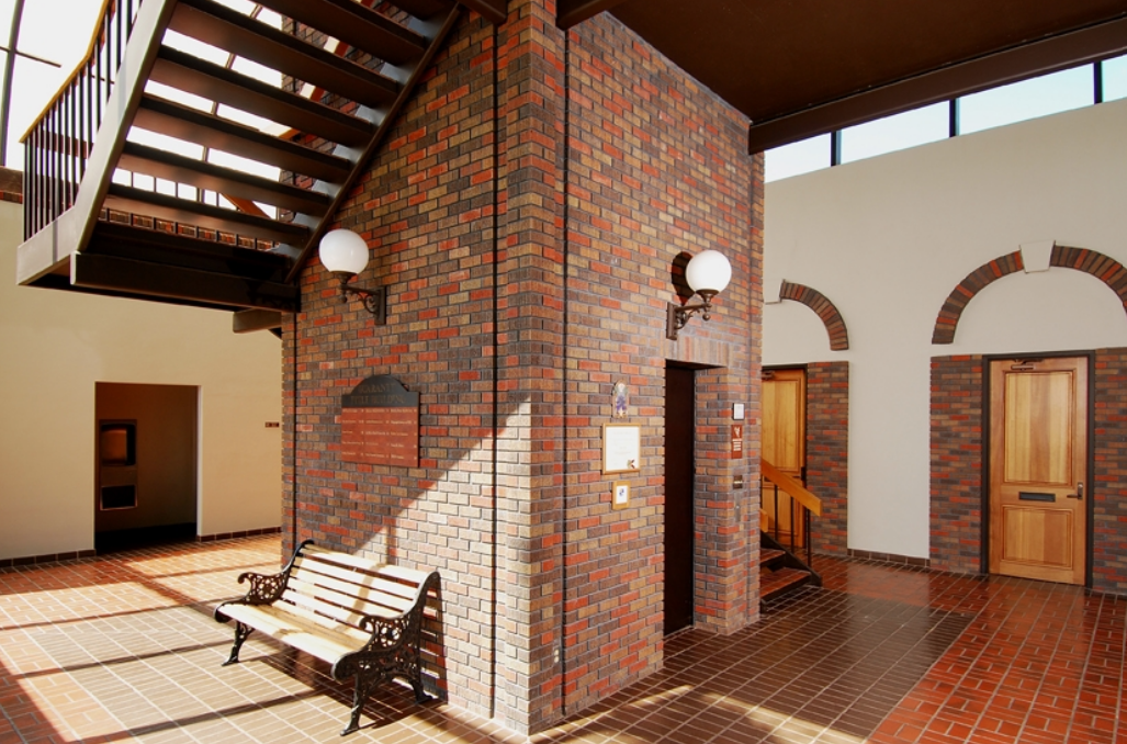 921 N Chaparral St #100 - Photo 2 of 8