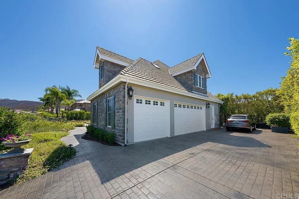 3342 Wentworth Drive - Photo 3 of 27