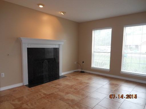 211 Linda Cove - Photo 2 of 13