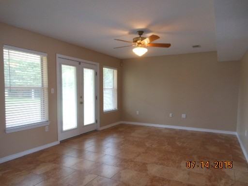 211 Linda Cove - Photo 3 of 13