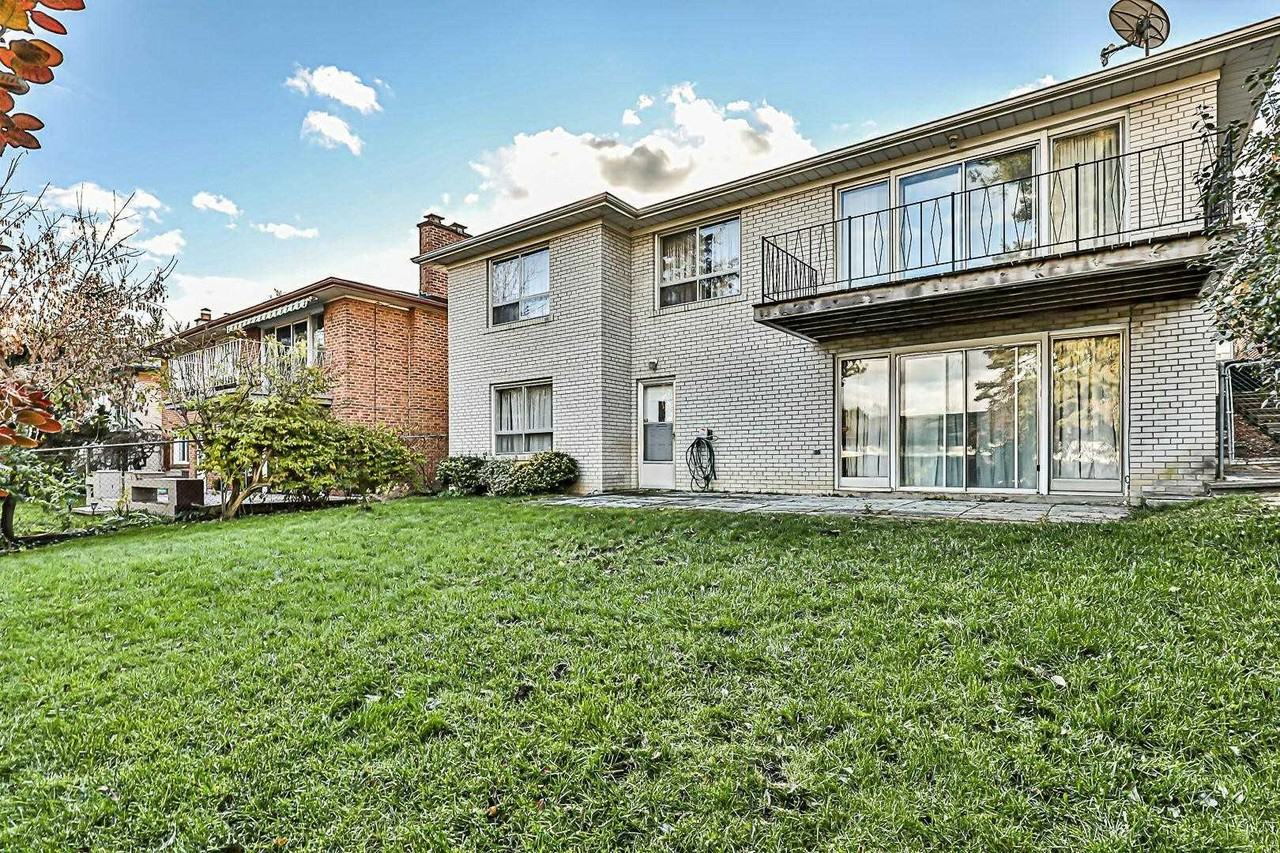 47 Warlock Crescent ## - Photo 3 of 6