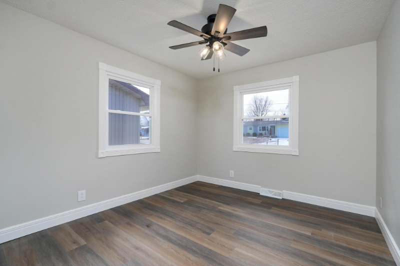 2925 E Bergman St - Photo 3 of 6