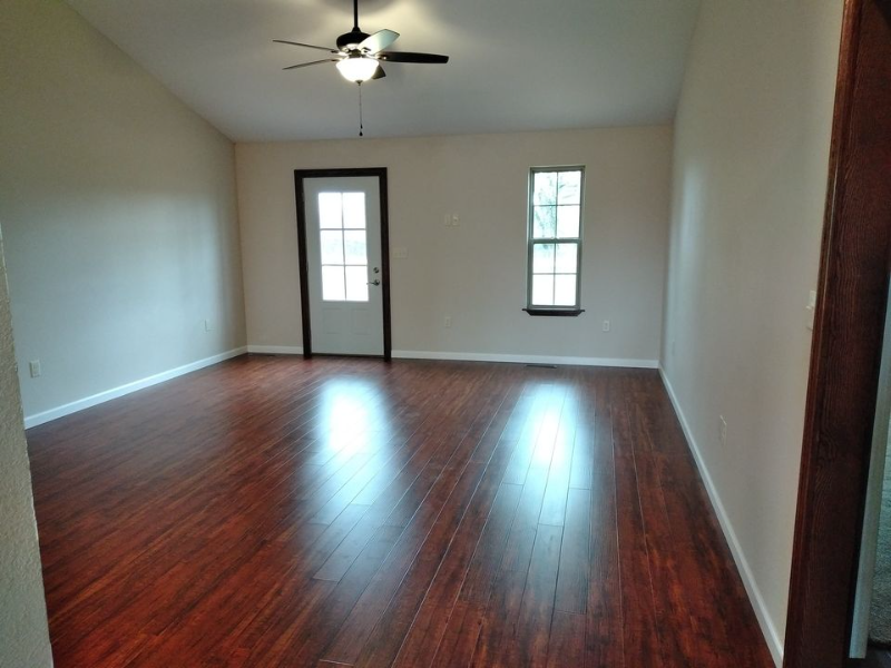 128 Raef Rd - Photo 3 of 9