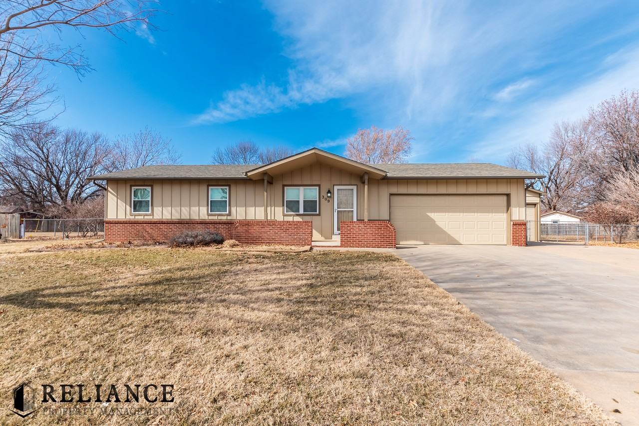 309 Park Dr 1, Haysville, KS 67060 4 Bedroom Apartment for Rent