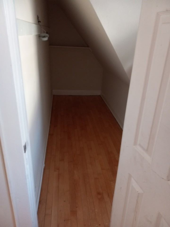 409 E Chambers St #2 - Photo 3 of 7